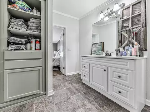 Bath - 873 Evans Rd, Jasper, GA 30143 photo 1 of 3