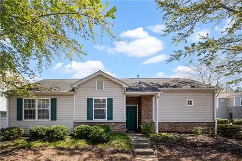 910 W Oaks Dr, Woodstock, GA 30188