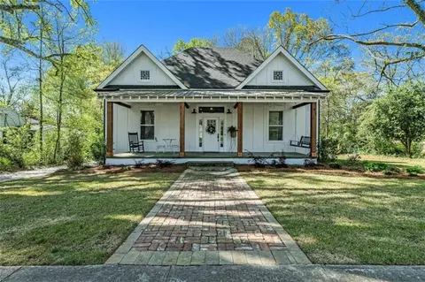 118 Peachtree St, Villa Rica, GA 30180