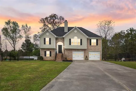 131 Pin Oak Ln SE, Calhoun, GA 30701