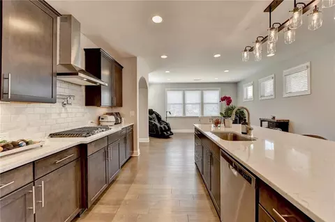 Kitchen - 662 Faraday Cir, Suwanee, GA 30024 photo 5 of 8