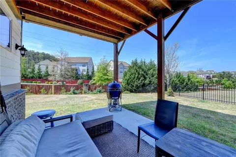 Exterior - 662 Faraday Cir, Suwanee, GA 30024 photo 5 of 15