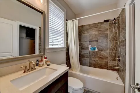 Bath - 662 Faraday Cir, Suwanee, GA 30024 photo 2 of 8
