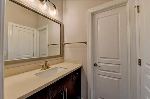 Bath - 662 Faraday Cir, Suwanee, GA 30024 photo 8 of 8