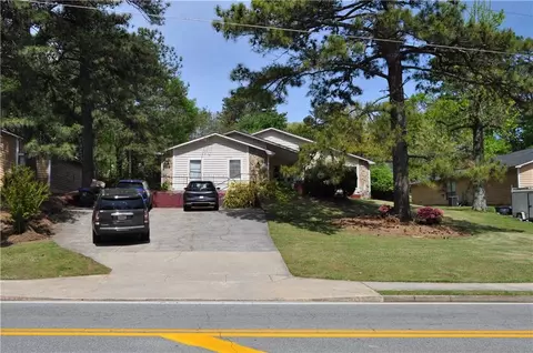 1090 Dickens Rd NW, Lilburn, GA 30047