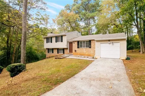 1266 Sandpiper Ln SW, Lilburn, GA 30047