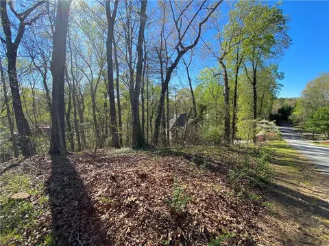 3841 Clubhouse Dr, Gainesville, GA 30501