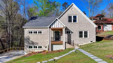 735 Links View Dr, Sugar Hill, GA 30518
