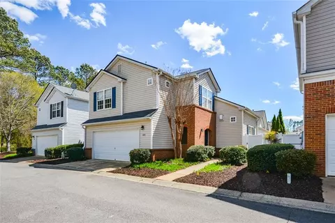 564 W Oaks Dr, Woodstock, GA 30188