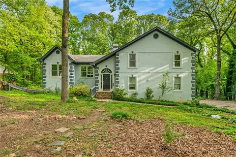 6726 Pin Oak Dr, Douglasville, GA 30135