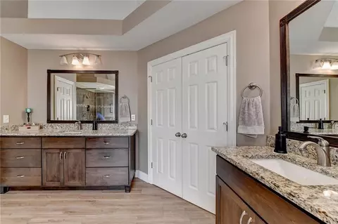 Bath - 1340 Joy Ct, Suwanee, GA 30024 photo 4 of 13