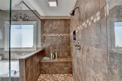 Bath - 1340 Joy Ct, Suwanee, GA 30024 photo 7 of 13