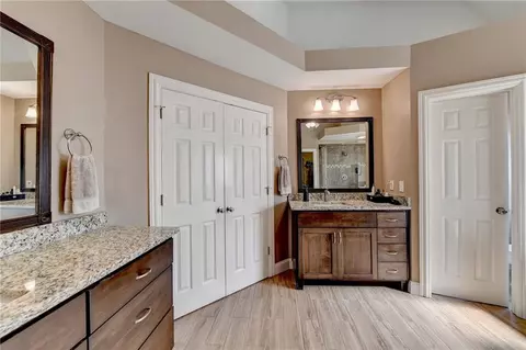 Bath - 1340 Joy Ct, Suwanee, GA 30024 photo 3 of 13