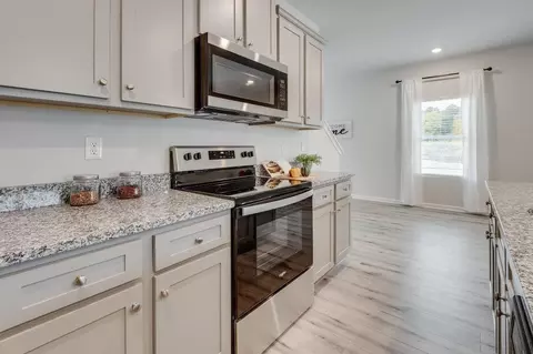 Kitchen - 151 Belldown Ct, Mcdonough, GA 30253 photo 4 of 5
