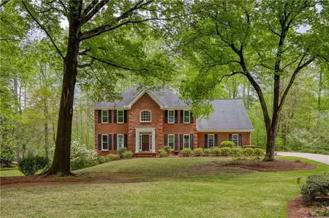 9725 Farmbrook Ln, Johns Creek, GA 30022