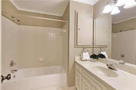 Bath - 9725 Farmbrook Ln, Johns Creek, GA 30022 photo 6 of 7
