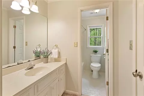 Bath - 9725 Farmbrook Ln, Johns Creek, GA 30022 photo 5 of 7
