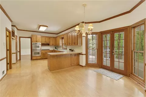 Kitchen - 9725 Farmbrook Ln, Johns Creek, GA 30022 photo 2 of 2