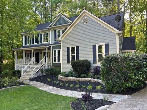 812 Ridge Creek Ln, Woodstock, GA 30189