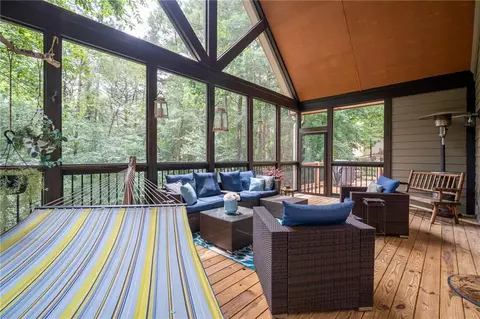 1048 Fairway Valley Dr, Woodstock, GA 30189
