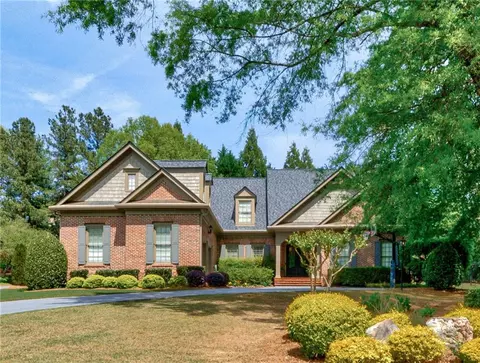 6510 Caldwell Ct, Suwanee, GA 30024