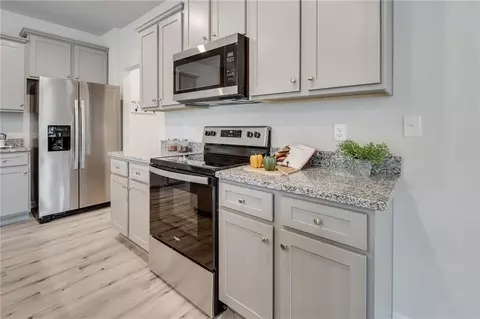 Kitchen - 159 Belldown Ct, Mcdonough, GA 30253 photo 6 of 6