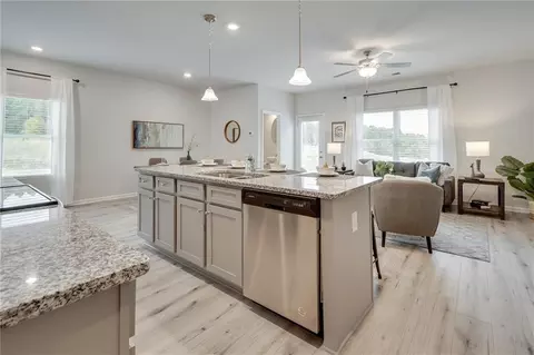 Kitchen - 159 Belldown Ct, Mcdonough, GA 30253 photo 4 of 6