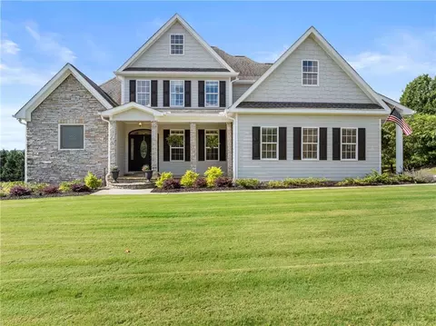 4542 Montclair Cir, Gainesville, GA 30506