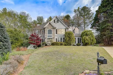 2125 Brook Pond Ct, Alpharetta, GA 30005