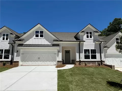 18 Village Ct #2, Cleveland, GA 30528