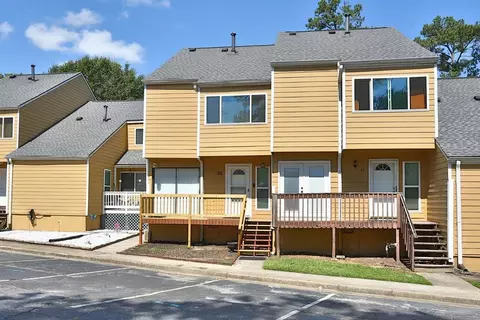 35 Sandalwood Cir, Lawrenceville, GA 30046