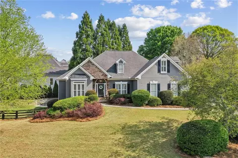 645 Windwalk Dr, Roswell, GA 30076