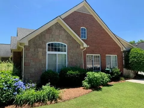 1402 Haven Cir, Douglasville, GA 30135