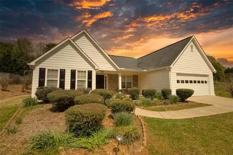 7735 Streamside Ln, Cumming, GA 30028