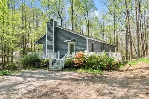 2908 Navajo Cir, Gainesville, GA 30501