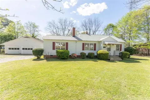 986 Highland Cir SE, Conyers, GA 30012