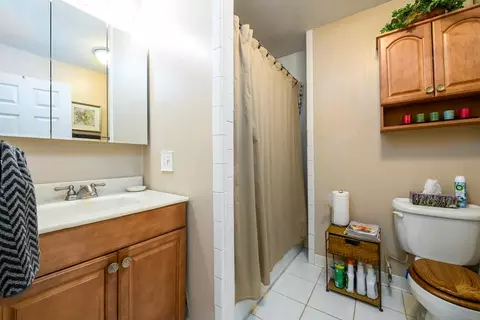 Bath - 1682 Argonne Dr, Morrow, GA 30260 photo 2 of 3