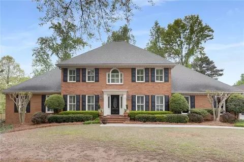 568 Haralson Dr SW, Lilburn, GA 30047