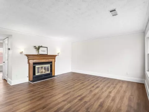 942 Chippendale Ln, Norcross, GA 30093