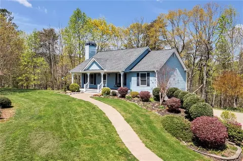 125 Horseshoe Bnd, Jasper, GA 30143