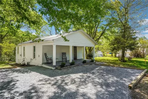 716 Jones Ave, Rockmart, GA 30153
