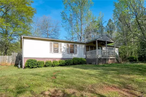 51 Peachtree Lake Dr, Sharpsburg, GA 30277
