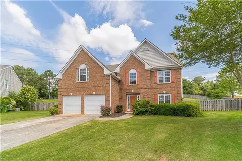 900 Laurel Cove Dr, Snellville, GA 30078