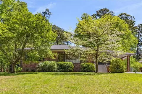 1355 Amanda Cir, Decatur, GA 30033