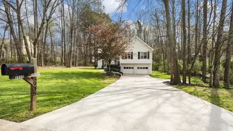 5935 Rolling Oaks Dr, Cumming, GA 30040