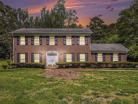 4116 Indian Lake Cir, Stone Mountain, GA 30083