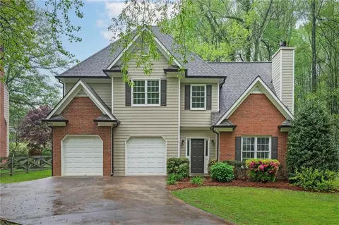 3325 Holliglen Dr, Marietta, GA 30062