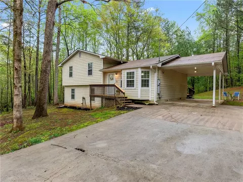 37 Widgeon Dr, Newnan, GA 30263