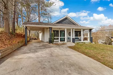 685 Poplar St, Buford, GA 30518