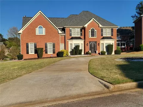 588 Masters Dr, Stone Mountain, GA 30087